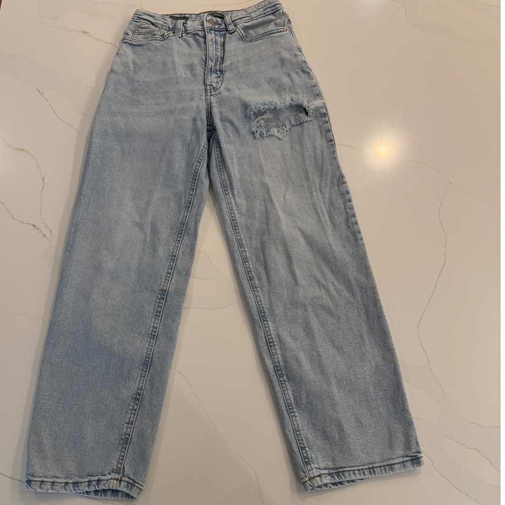 Wild Fable 90s Relaxed Straight Distressed Light Wash Jeans Womens Size 4‎ Blue